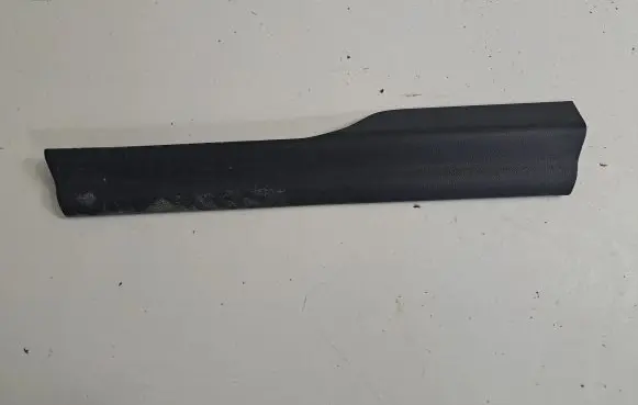 Front sill trim cover