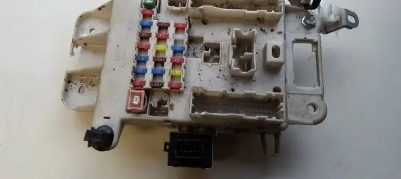 Toyota RAV 4 (XA20) Fuse box set 8198050030 81980-50030