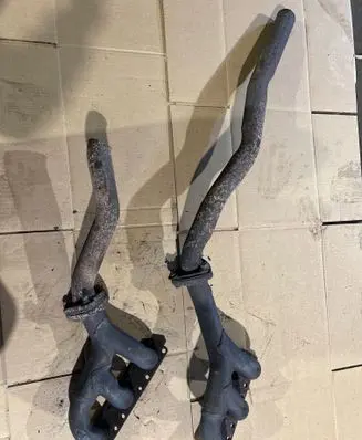 BMW 5 E39 Exhaust manifold 1740730 1740731