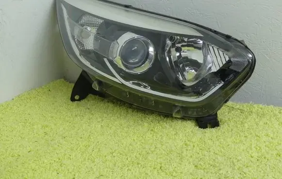 Renault Captur Headlight/headlamp 260102734R