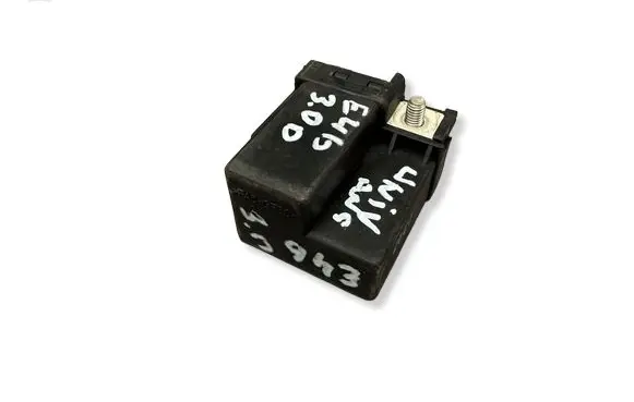 BMW 3 E46 Glow plug pre-heat relay 2246919 72R3510
