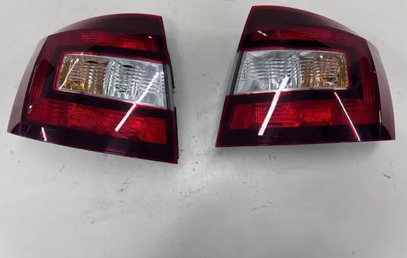 Skoda Rapid (NH) Rear/tail lights set 5JJ945095A 5jj945096a