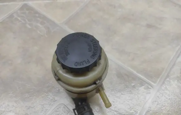 KIA Sorento Power steering fluid tank/reservoir