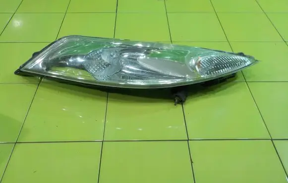 Nissan Juke I F15 Headlight/headlamp PRZOD