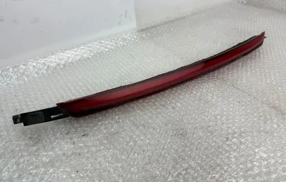 BMW 3 E46 Third/center stoplight 63218368764 8368764 040401