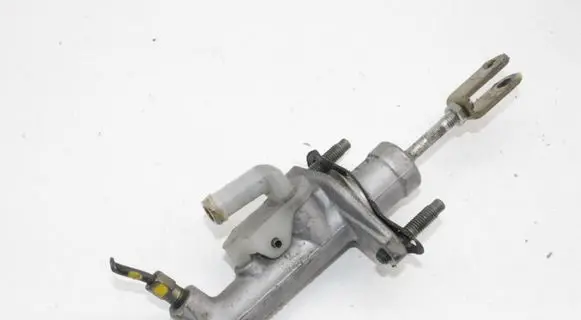 Nissan 350Z Clutch slave cylinder 