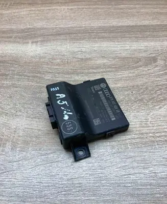 Audi A4 S4 B8 8K Gateway control module 8T0907468AB 403221
