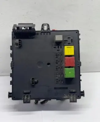 Opel Signum Fuse module 13112914
