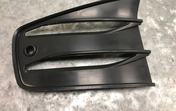Volkswagen Golf VIII Front bumper lower grill 5H0853665P-BILI 5H0853665P