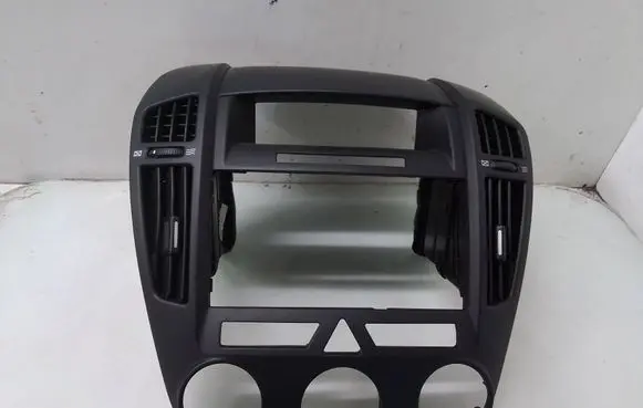 Radio/GPS head unit trim
