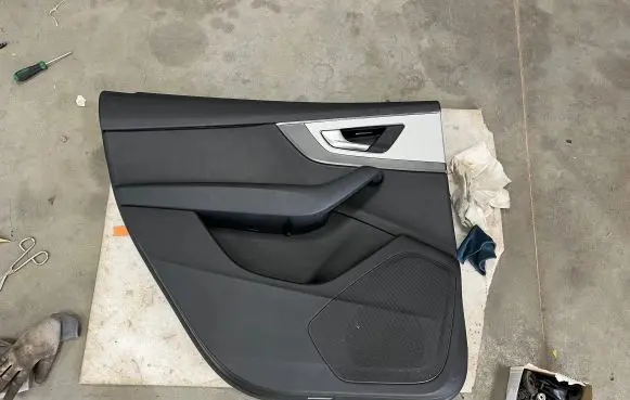 Audi Q7 4M Rear door card panel trim