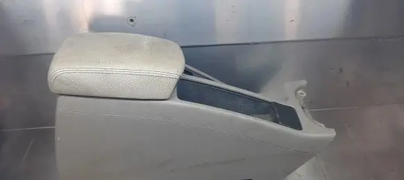 Volvo S40, V40 Armrest