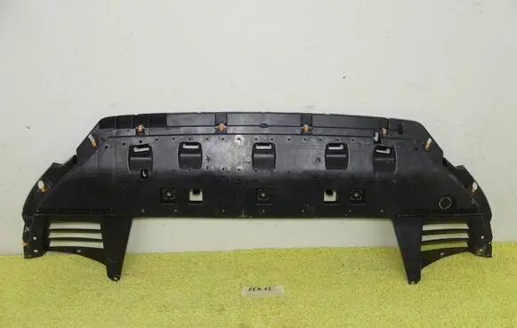 Opel Combo E Front bumper skid plate/under tray 9825323580