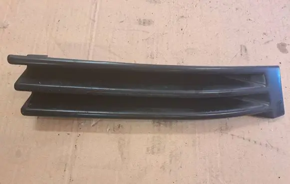 Mercedes-Benz C W202 Front bumper lower grill 2028800005