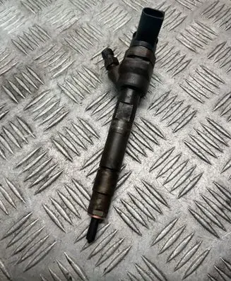 BMW 3 E90 E91 Fuel injector 7798446 0445110289
