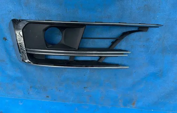 Audi A8 S8 D5 Front fog light trim/grill 4N0807679 4N0807679B