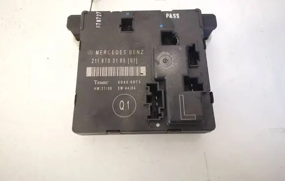 Mercedes-Benz E W211 Door control unit/module 2118703185