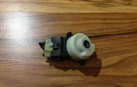 Mitsubishi Galant Ignition lock contact 