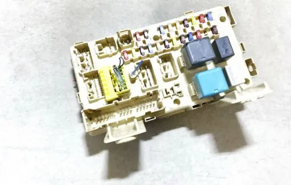 Toyota Avensis T250 Fuse box set 3020695966