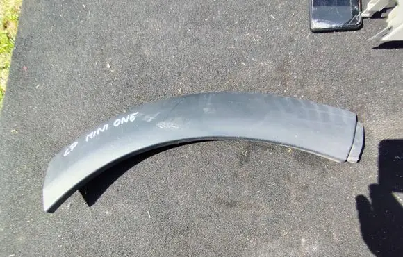 Mini One - Cooper R50 - 53 Front arch trim 1505865