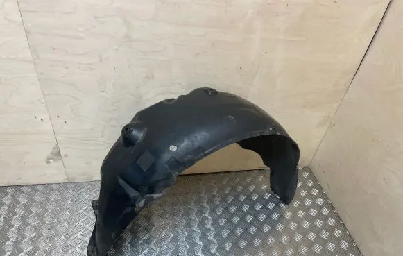 Rear arch fender liner splash guards