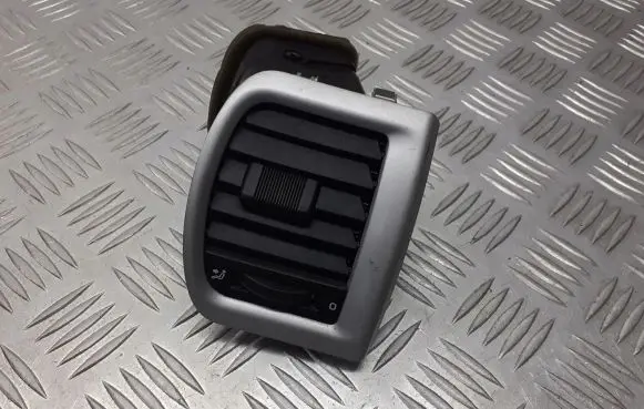 Skoda Fabia Mk2 (5J) Dashboard air vent grill cover trim 5J0819702