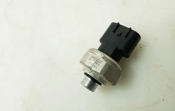 Toyota Yaris Air conditioning (A/C) pressure sensor 