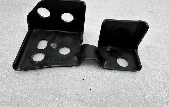 Mercedes-Benz S W222 Radiator support slam panel bracket A2226200242