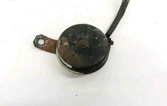 Volkswagen Jetta V Horn signal E13000030