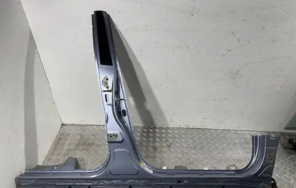 Toyota Verso Pillar (middle) 613110F020 613050F010