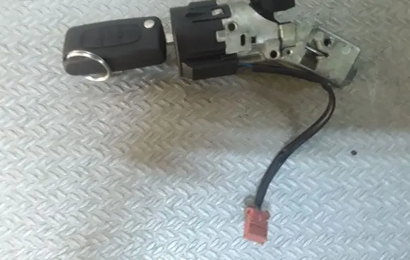 Peugeot 407 Ignition lock 9648445180