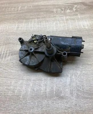 Volkswagen PASSAT B3 Rear window wiper motor 333955713C 403711