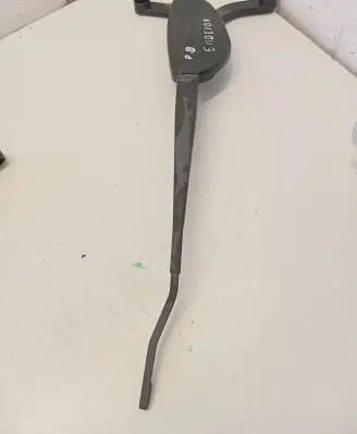 Mitsubishi Endeavor Front wiper blade arm 24023748