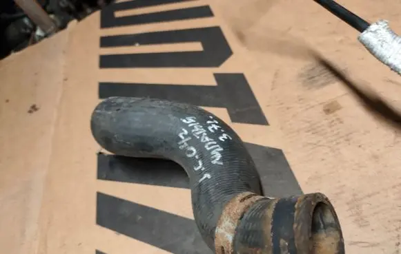 Jeep Cherokee III KJ Engine coolant pipe/hose