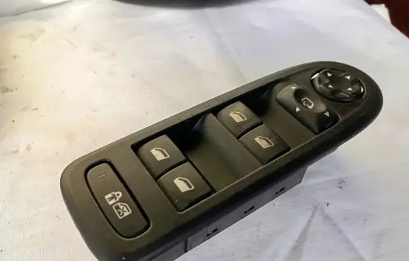 Peugeot 508 RXH Electric window control switch 98026364 98026364ZD