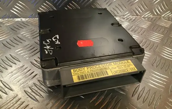 Jaguar XJ X308 Central body control module LNC2500CE