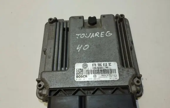 Volkswagen Touareg I Engine control unit/module 070906016BC 0281011839