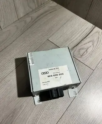 Audi A4 S4 B7 8E 8H Sound amplifier 8E9035223