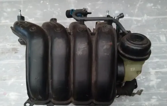 Toyota Auris E180 Intake manifold 1028189S01