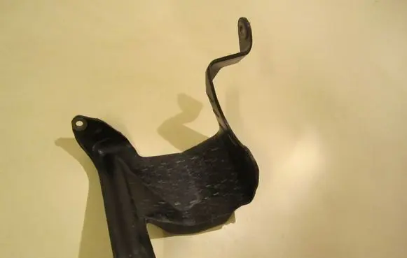 Audi A2 Other engine part 8Z0911295