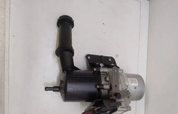 Citroen C4 II Power steering pump 9675674180
