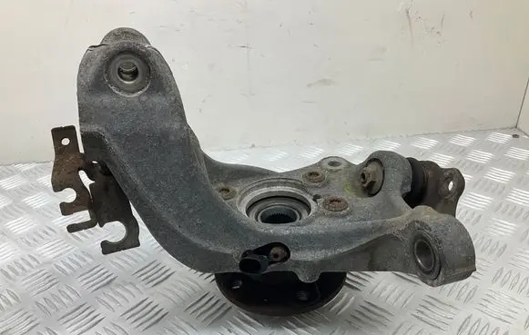 Front wheel hub
