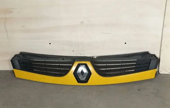 Renault Master II Front grill 8200426365
