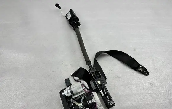 Audi A8 S8 D4 4H Front seatbelt 4H0857706 4H0857833