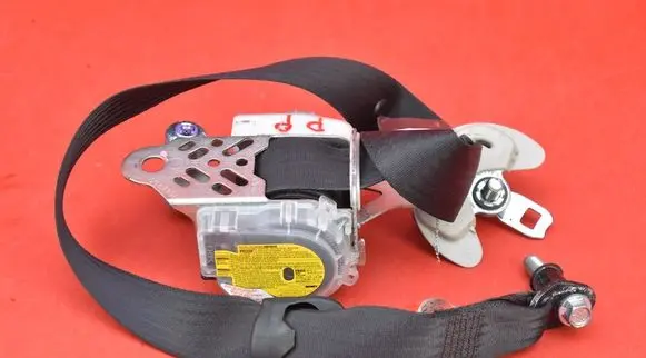 Subaru Outback Front seatbelt 7S1610-P