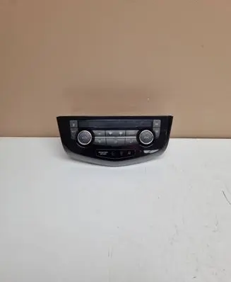 Nissan Qashqai Climate control unit 275004EA1A