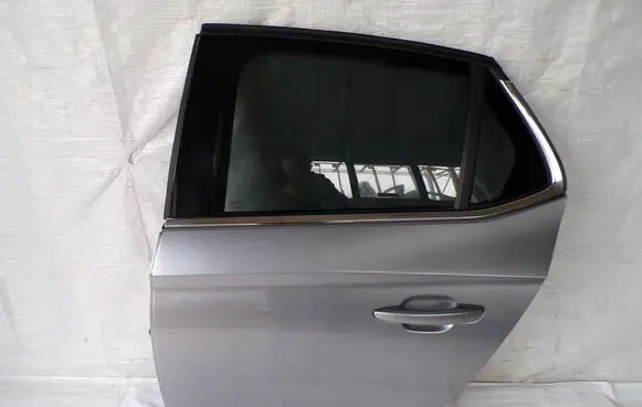Opel Corsa F Rear door