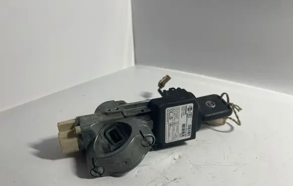 Nissan X-Trail T30 Ignition lock 28590C9902 2671032209 5WK48042A