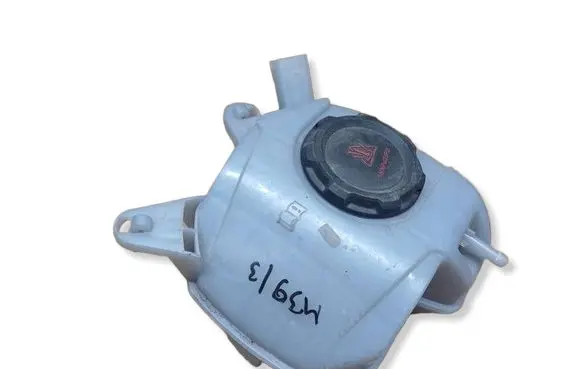 Volkswagen Taigo Coolant expansion tank/reservoir 2Q0121407D