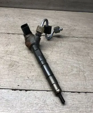 Volkswagen Golf VII Fuel injector 04L130277AJ 0445110471
